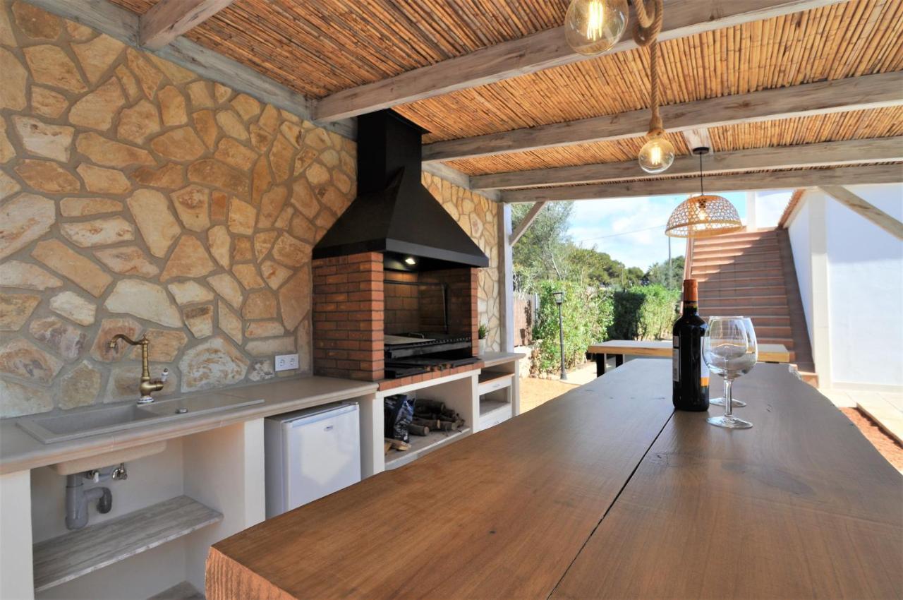 Monica En Ideal Familias- Mallorca * Cala Pi (Mallorca)
